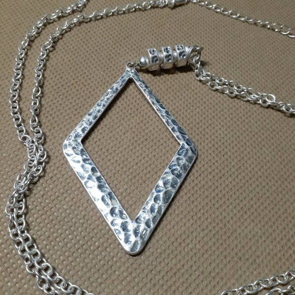 Necklace Chain Silver-Tone with Large Diamond Shape Hammered Metal Pendant - Picture 1 of 8